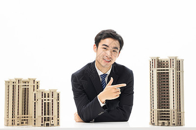如何通過專業頭像提升房產經紀人的信任感與業績